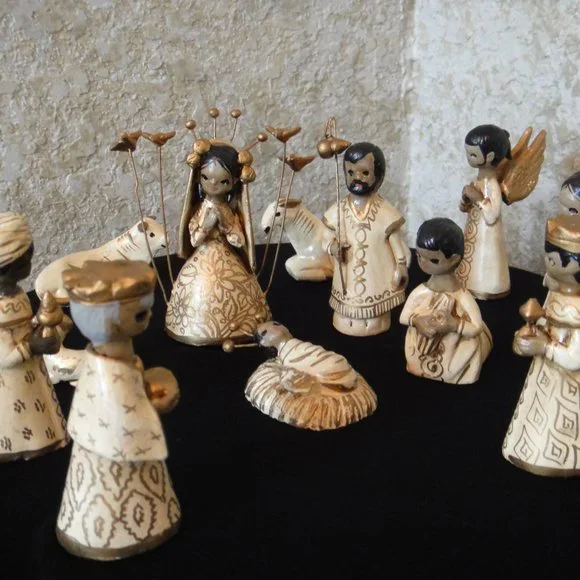 Nativity Set - Picture 3 of 11